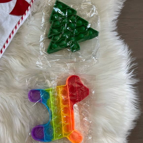 2 Medium Size Pop It Fidgets - 1 Christmas Tree & 1 Dog - Picture 4 of 7